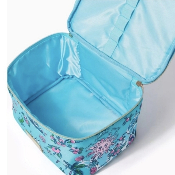 Lilly's road trip Cosmetic Case - Picture 3 of 8